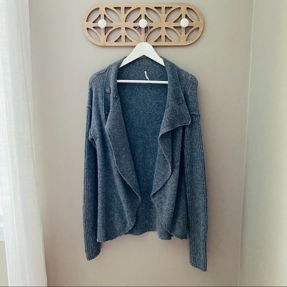 Free People Cascade Sweater Gray Sz Medium - Picture 2 of 12